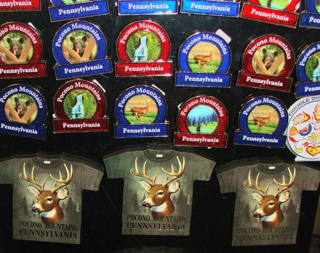 Pocono Souvenir magnets on Display